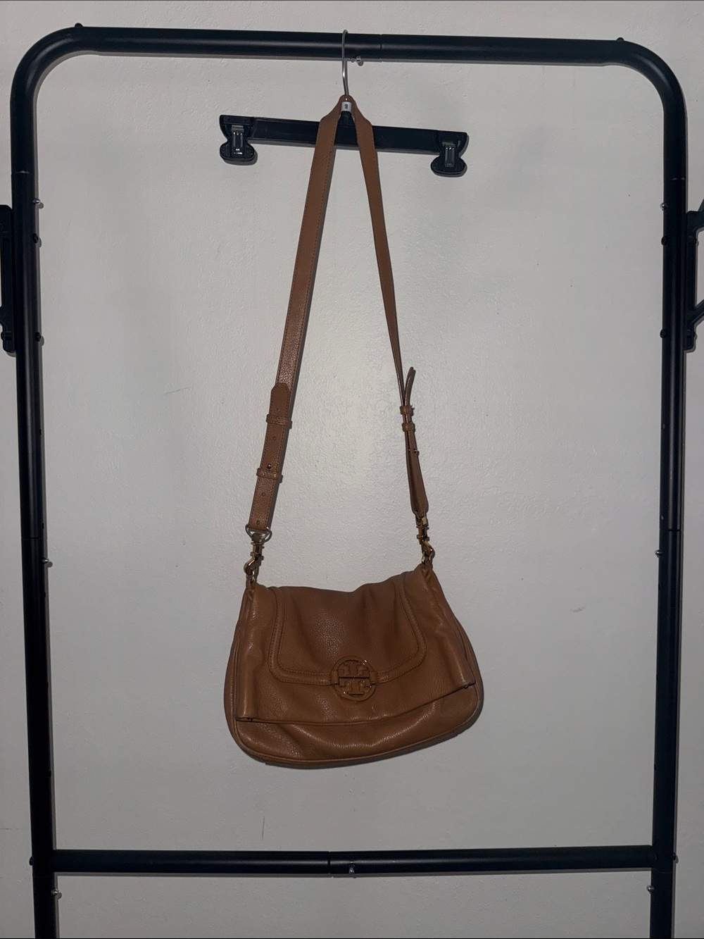 Tory Burch Saddle Crossbody Bag in Brown